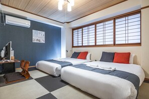 Comfort Twin Room | Blackout drapes, free WiFi - Home Sakaisuji Honmachi (Osaka)