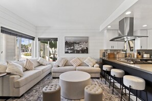 Smart-tv en een open haard