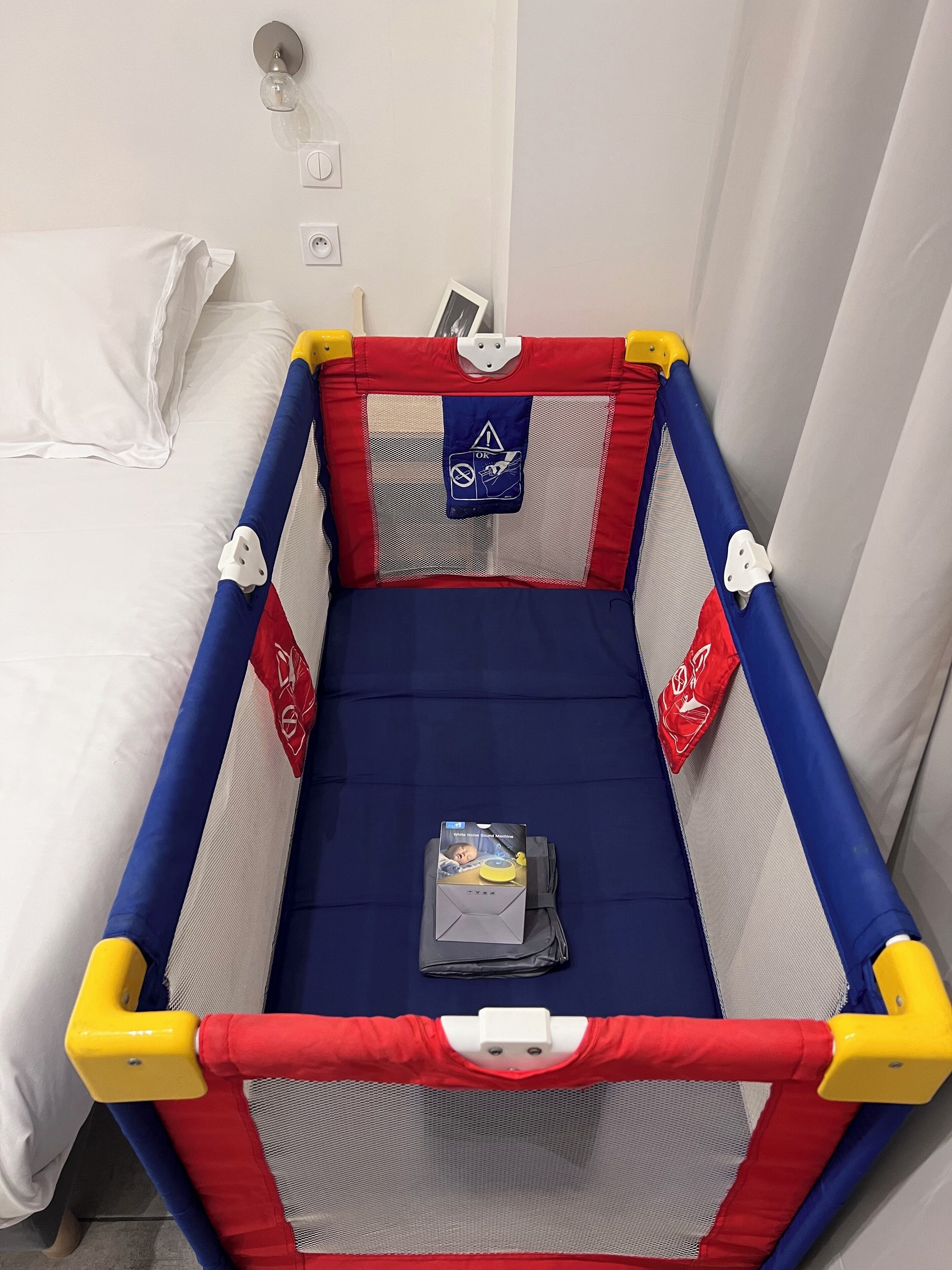 1 chambre, fer et planche à repasser, lit parapluie, Wi-Fi gratuit