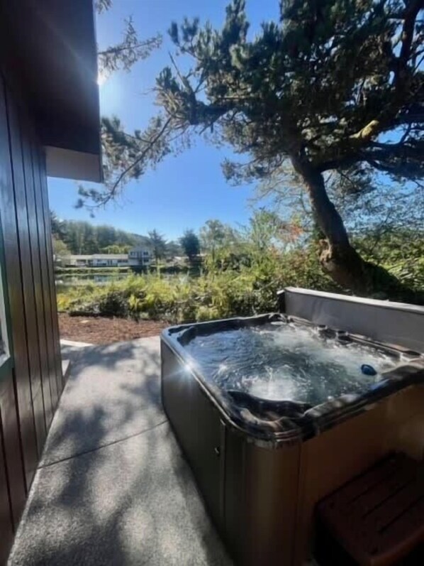 Bain à remous extérieur