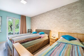 1 bedroom, iron/ironing board, free WiFi, bed sheets