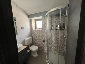 House (Two Bedroom Holiday Home) | Bathroom