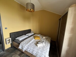 Rumah (Two Bedroom Holiday Home) | 2 kamar tidur dan Wi-Fi gratis