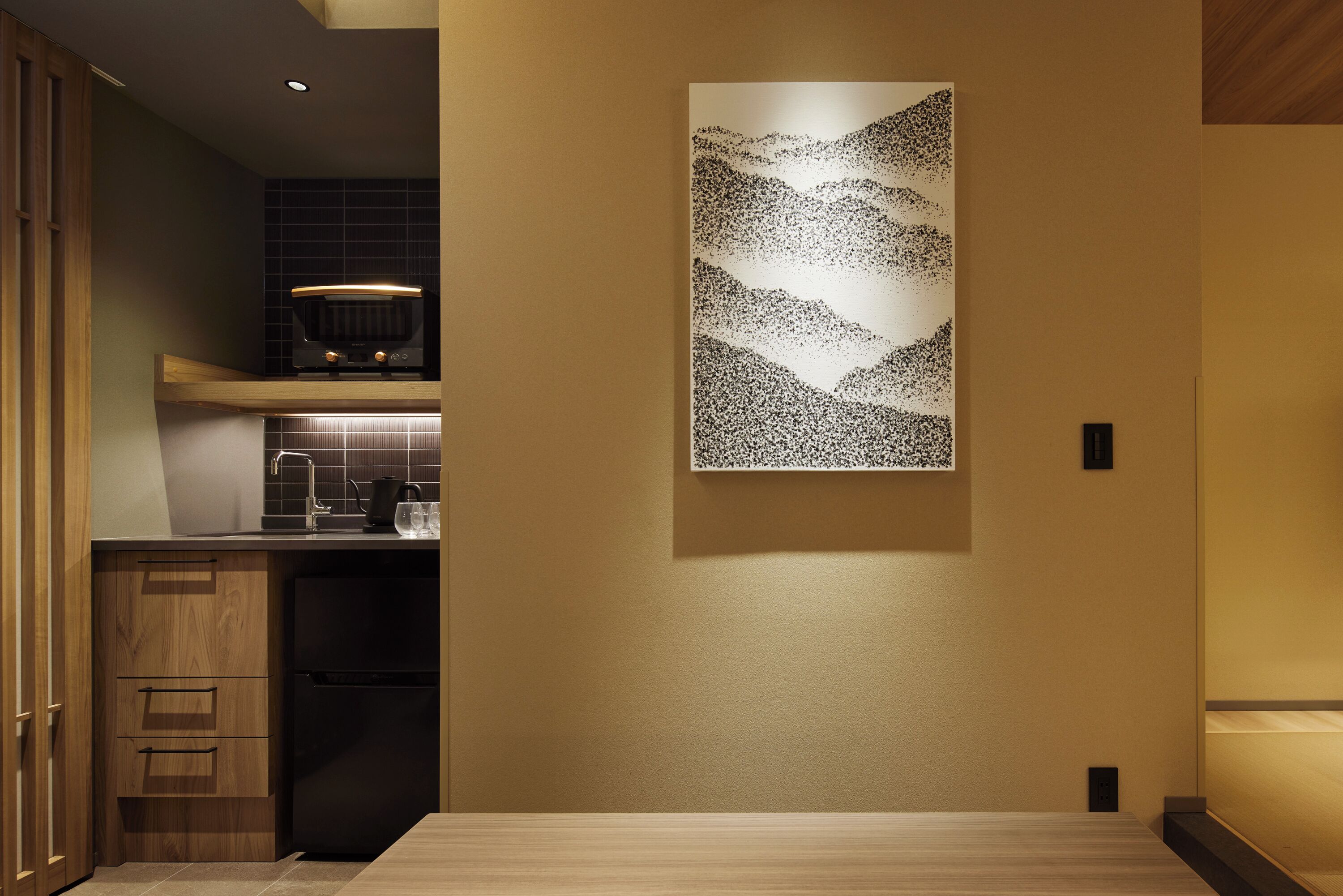 Deluxe Studio Suite | Laptop workspace, free WiFi