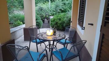 Departamento (Two Bedroom Apartment) | Balcón