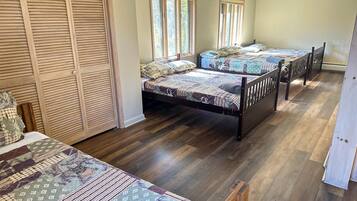 4 bedrooms, travel cot, WiFi, bed sheets