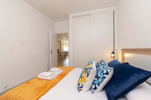 3 chambres, fer et planche à repasser, Wi-Fi gratuit, draps fournis