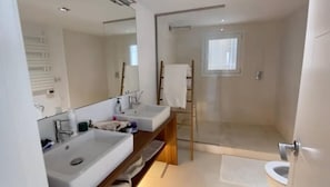 Bathroom - Luxury Villa In Ibiza (Santa Eulalia del Rio)