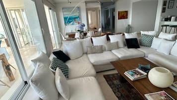 Loft, 3 Bedrooms, Balcony | Living area