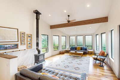 Dog-friendly gem on 10 acres with sweeping view - minutes to Oregon Dunes