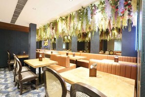 Restaurant - Ammas Palace Hotel (Mumbai)