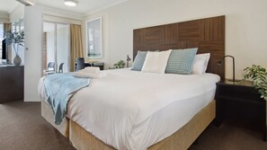 1 bedroom, desk, free WiFi, bed sheets