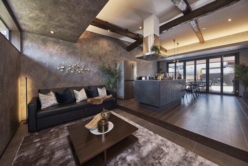 IZA takashima minato