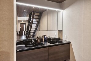 Luksushuvila | Kylpyhuone | Kylpytakit, tohvelit