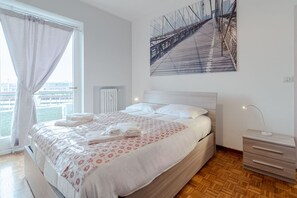 2 chambres, fer et planche à repasser, Wi-Fi, draps fournis