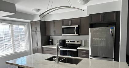 Cozy Whitby Retreat - 2 Bedroom Private House