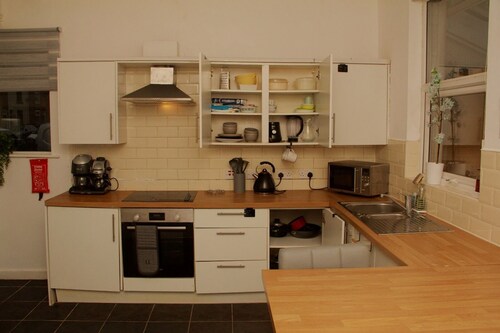 Hope Haven - Stylish SA, Sleeps 5