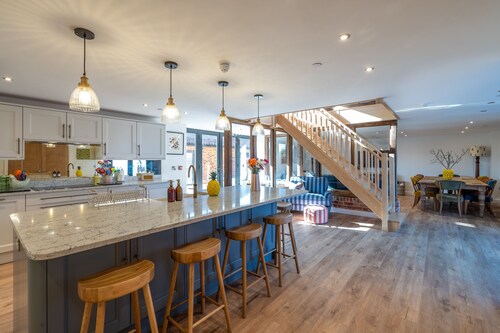 Luxury Barn with Hot Tub