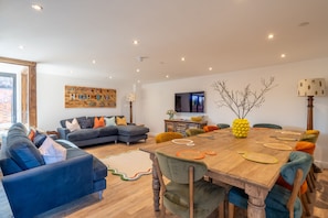 Interior - Luxury Barn with Hot Tub (Happisburgh)
