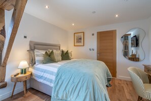 4 Schlafzimmer, Bügeleisen/Bügelbrett, Reisekinderbett, kostenloses WLAN