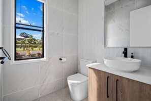 Bathroom - Luxury Lakefront Getaway | 6BR Home w/ Pool & Cinema (Tamborine)