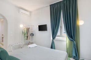 2 bedrooms, in-room safe, iron/ironing board, travel cot