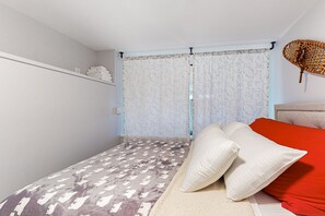 1 bedroom, Internet, bed sheets