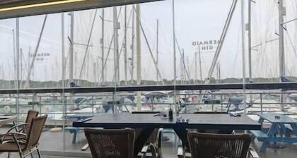 Avro - 2 bedroom Maisonette in Hamble