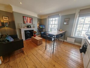 Interior - Historic Winchester Apartment (Winchester)