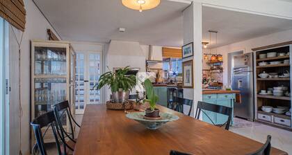 Cozy villa in charming Cachoeira do Bom Jesus with WiFi