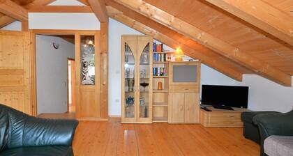 Ferienhaus aus Holz in der Nähe des Skigebiets