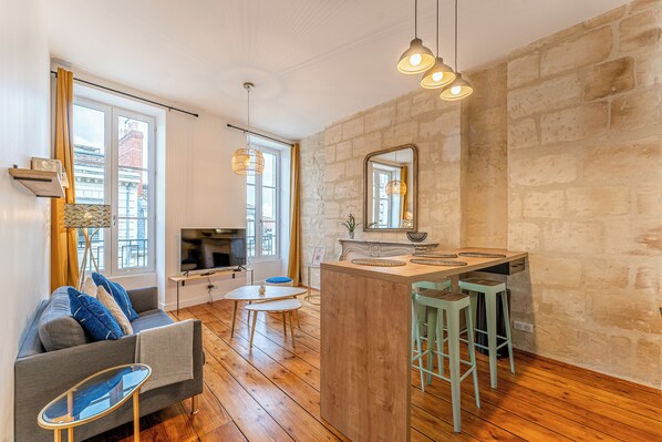 2 bedrooms, individually decorated, individually furnished, free WiFi
