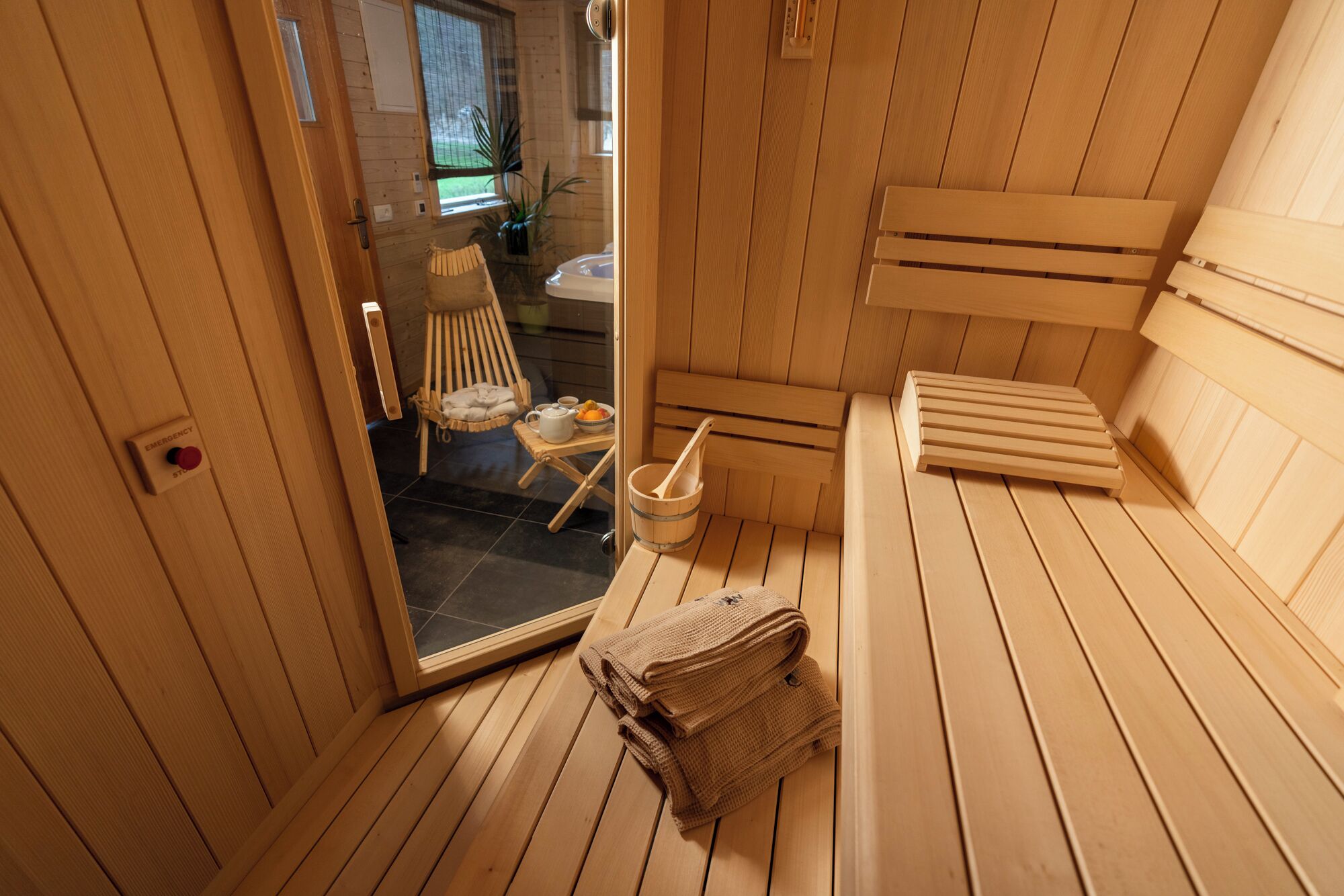 Een sauna, een bubbelbad