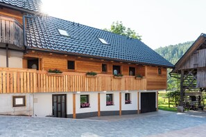 Front of property - APARTMA MM (Bohinj)
