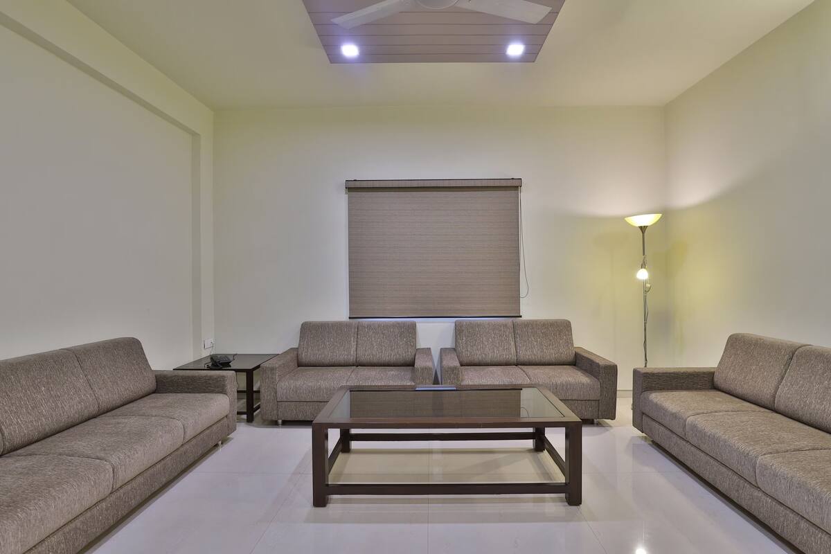 Superior Suite | Ruang tamu | TV 