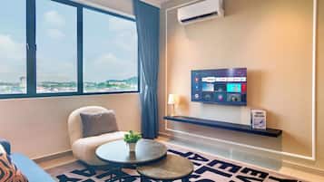 Deluxe Apartment, 3 Bedrooms, Non Smoking, City View | Living area