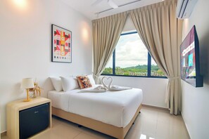 Blackout curtains, iron/ironing board, free WiFi - MARC Co - Living (Bukit Mertajam)