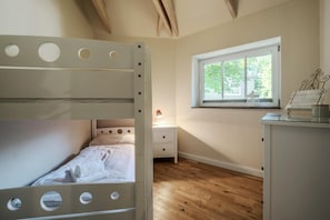 2 chambres, lit de bébé portatif, accès au Wi-Fi (inclus)