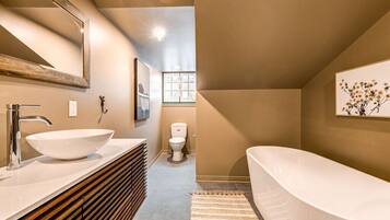 Family Apartment, Patio | Bathroom | Bidet