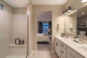 Suihku, hiustenkuivaaja