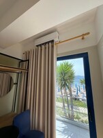 Minibar, sistema de insonorización, wifi gratis y ropa de cama