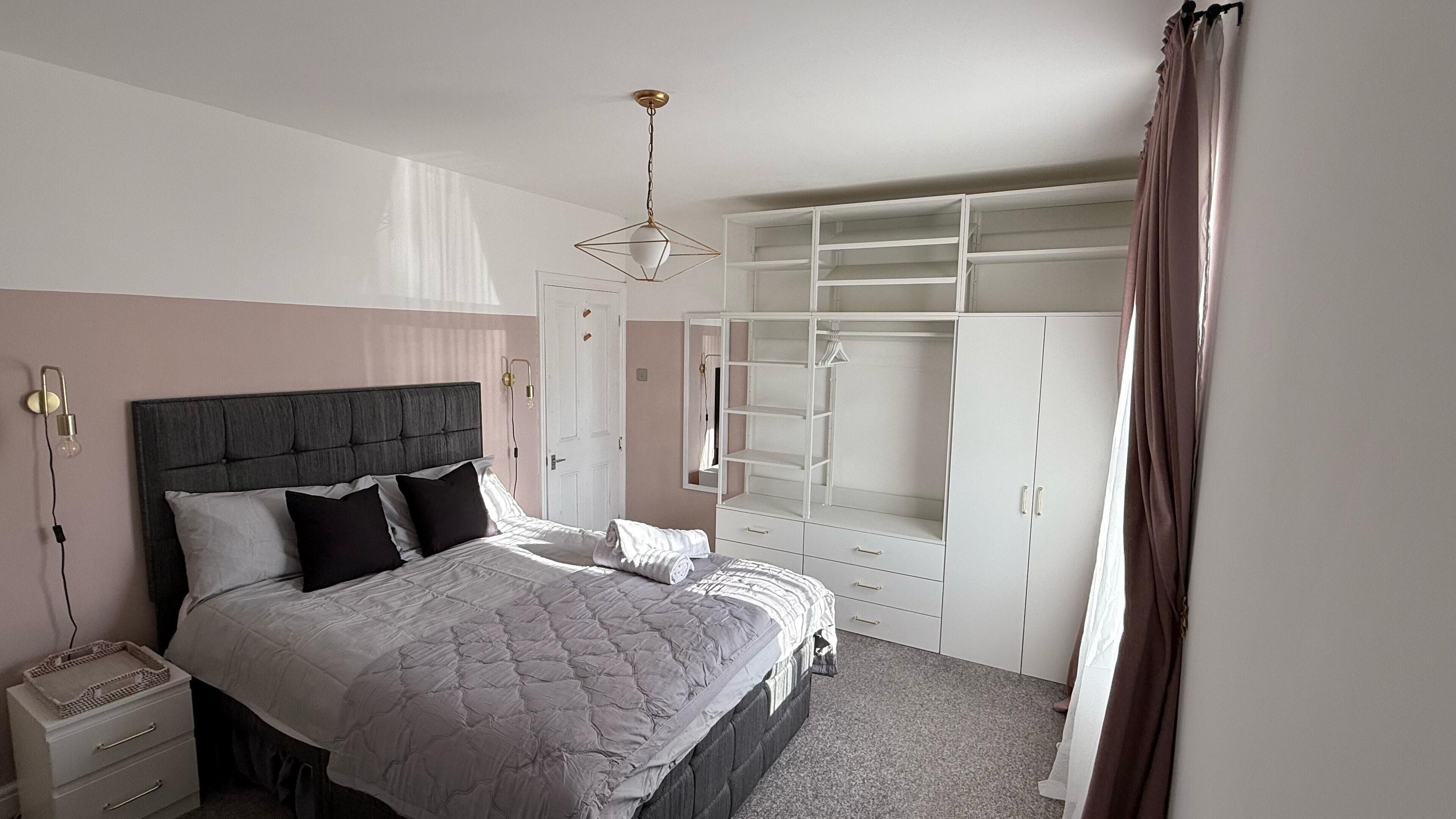 3 chambres, fer et planche à repasser, lit parapluie, Wi-Fi