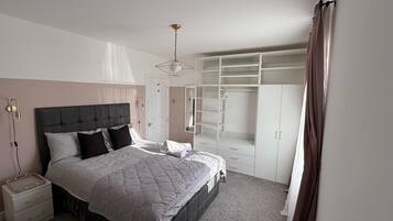 3 chambres, fer et planche Ă repasser, lit parapluie, Wi-Fi