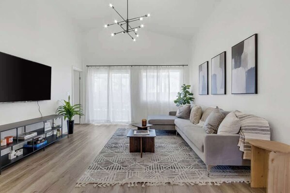 電視、壁爐、 辦公室