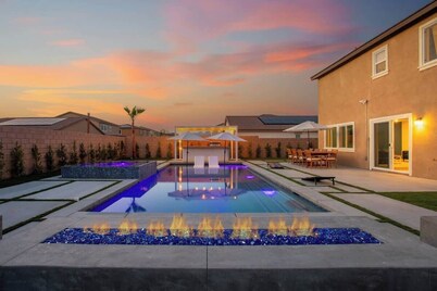 Coachella Dream Stay w/ BRAND NEW Pool & Hot tub!