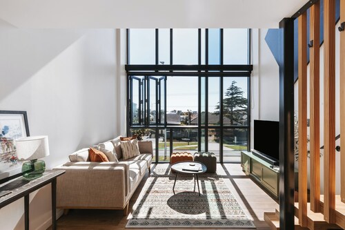 The Loft ~ Mount Maunganui - Beyonder Holiday Homes