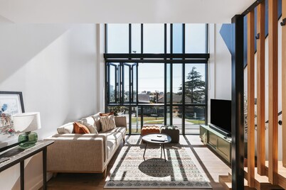 The Loft ~ Mount Maunganui - Beyonder Holiday Homes