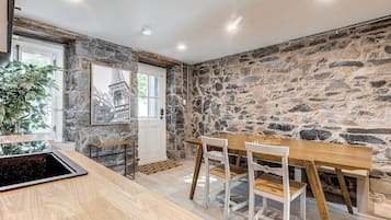 Comfort Apartment, Patio | In-room dining