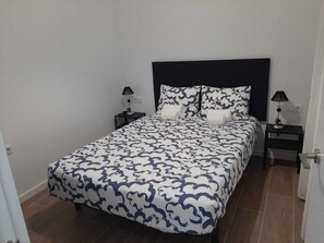2 Schlafzimmer, Bügeleisen/Bügelbrett, Bettwäsche