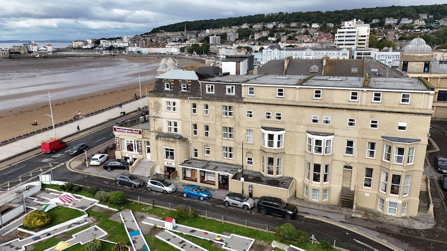 Sandringham Hotel